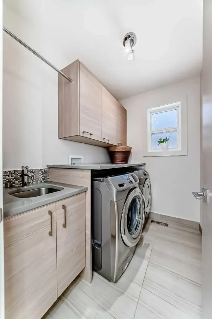 4906 21 Street SW Calgary AB T2T 5B7