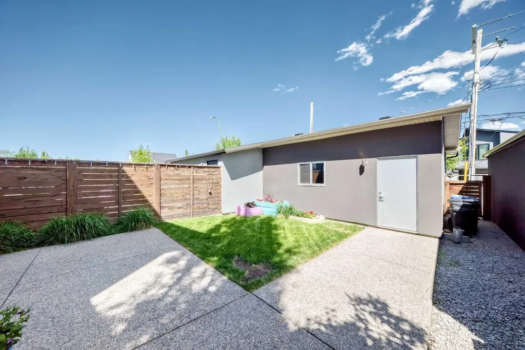 4906 21 Street SW Calgary AB T2T 5B7
