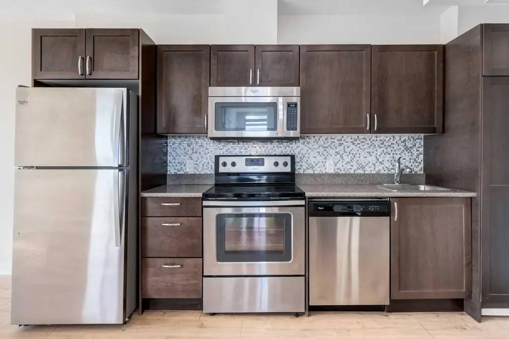 10 Brentwood Common NW Calgary AB T2L 2L6