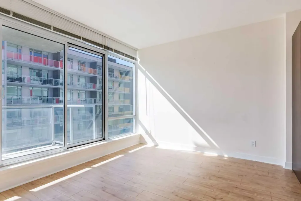 10 Brentwood Common NW Calgary AB T2L 2L6