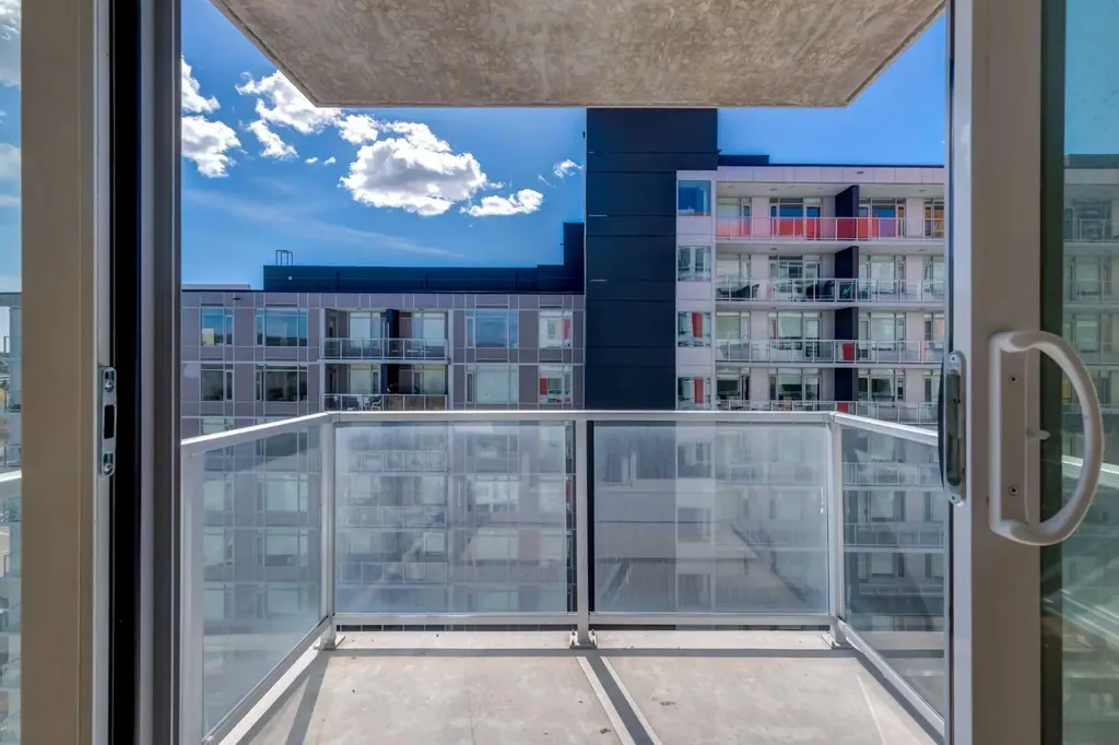10 Brentwood Common NW Calgary AB T2L 2L6