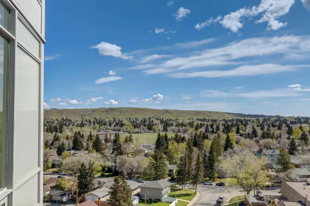 10 Brentwood Common NW Calgary AB T2L 2L6