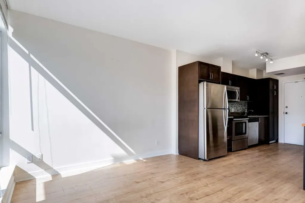10 Brentwood Common NW Calgary AB T2L 2L6