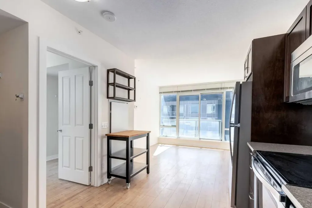 10 Brentwood Common NW Calgary AB T2L 2L6