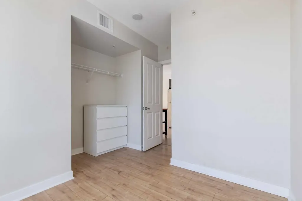 10 Brentwood Common NW Calgary AB T2L 2L6