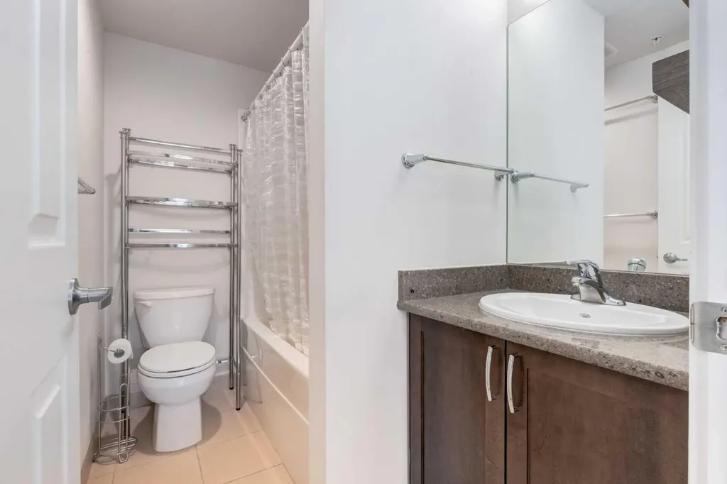 10 Brentwood Common NW Calgary AB T2L 2L6