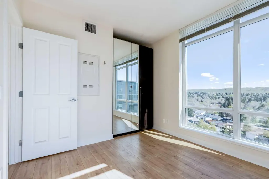 10 Brentwood Common NW Calgary AB T2L 2L6
