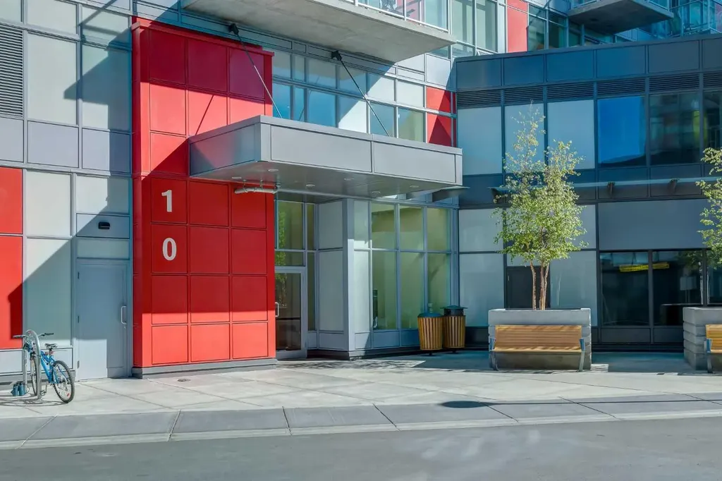 10 Brentwood Common NW Calgary AB T2L 2L6