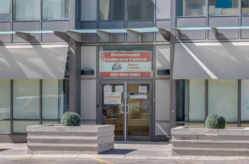 10 Brentwood Common NW Calgary AB T2L 2L6