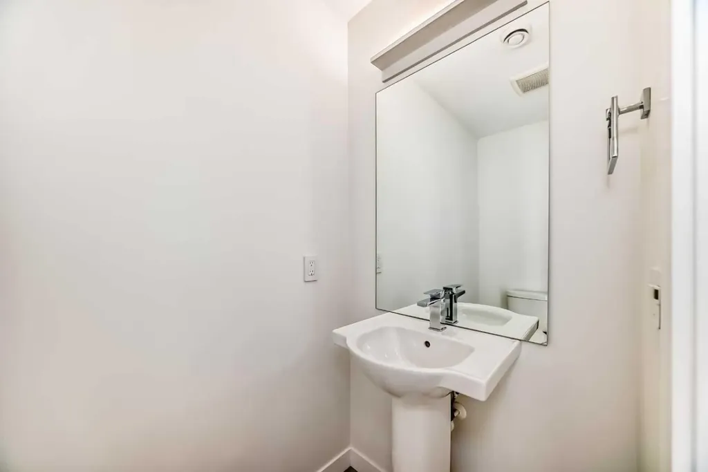 4056 Kovitz Lane NW Calgary AB T3B 6H3