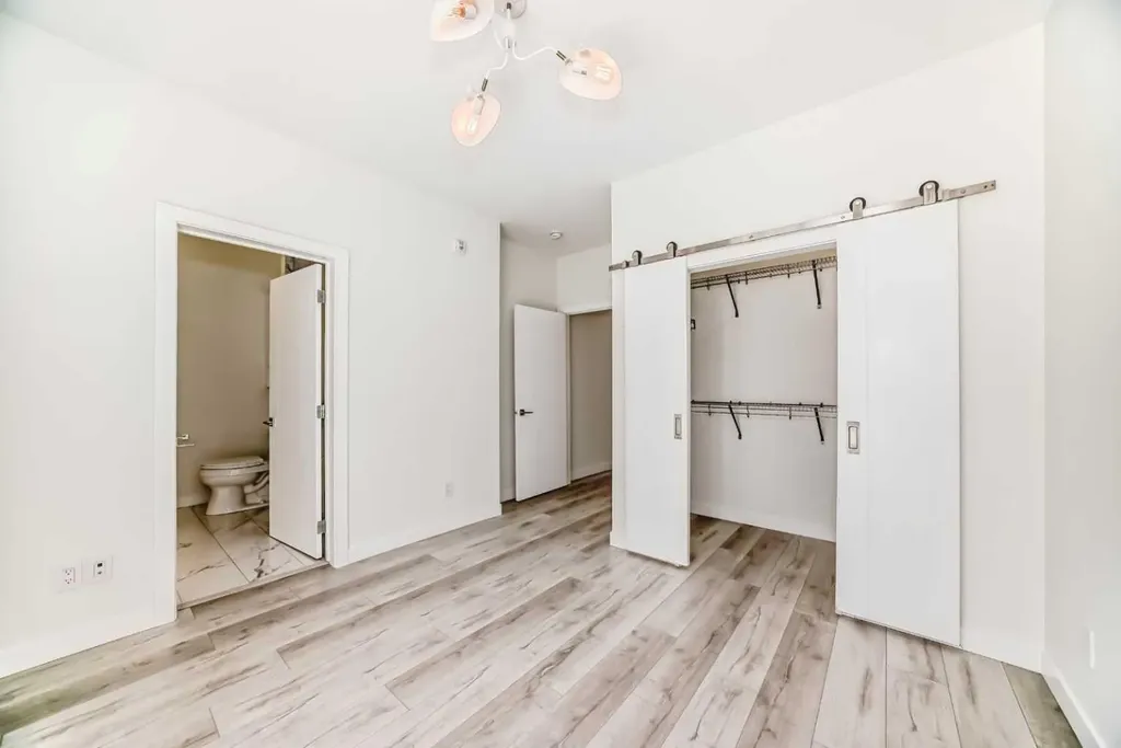 4056 Kovitz Lane NW Calgary AB T3B 6H3