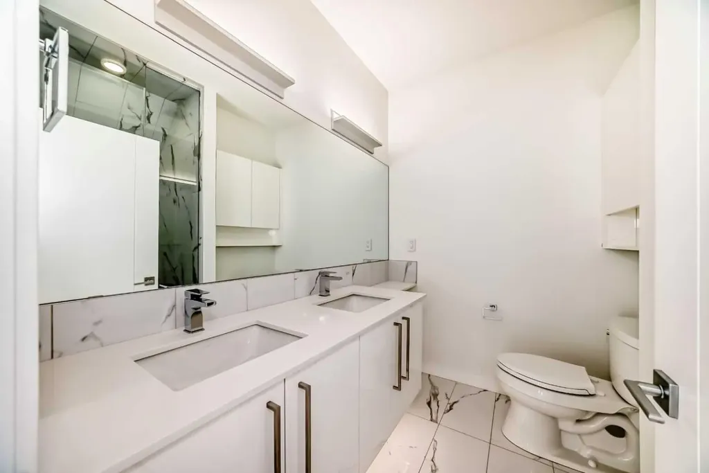 4056 Kovitz Lane NW Calgary AB T3B 6H3