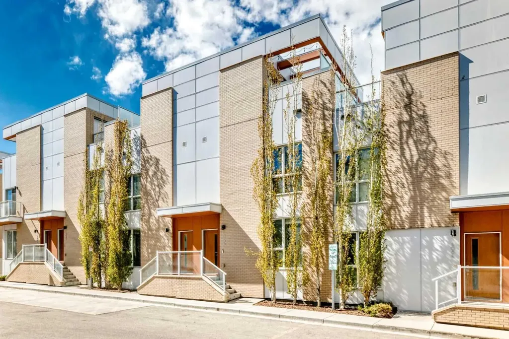 4056 Kovitz Lane NW Calgary AB T3B 6H3