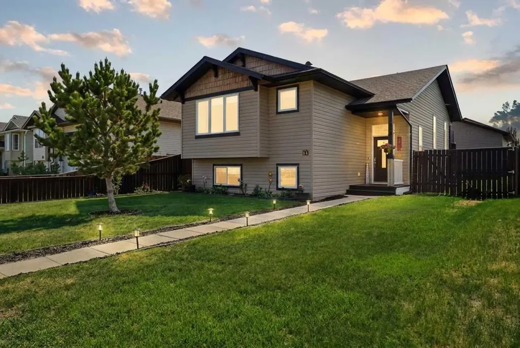 65 Garden Road Lacombe AB T4L2P1