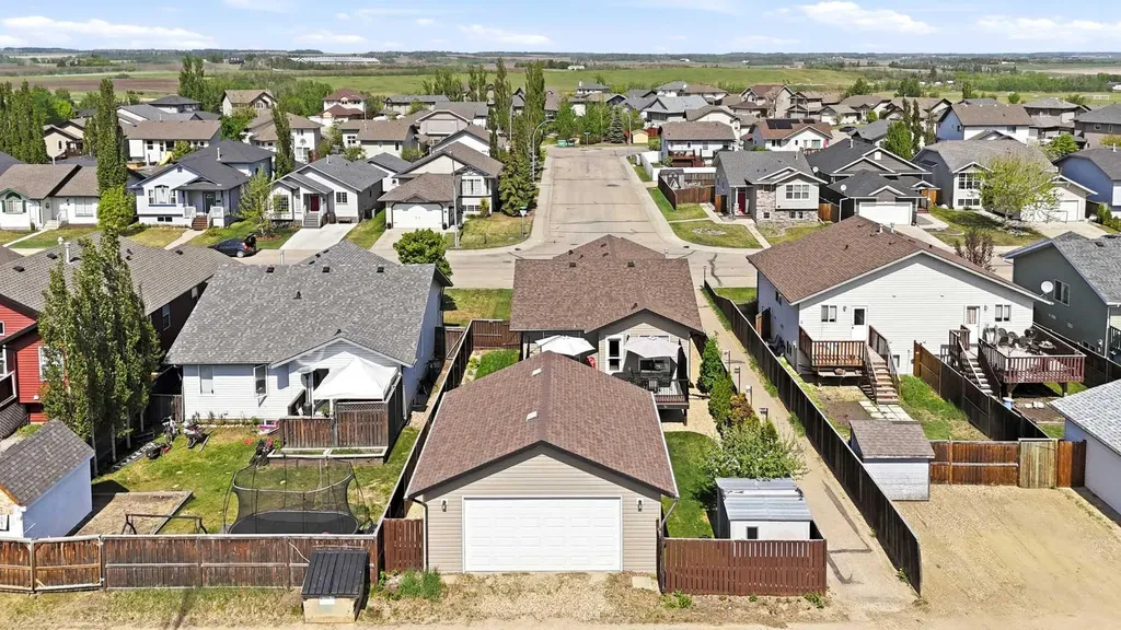 65 Garden Road Lacombe AB T4L2P1