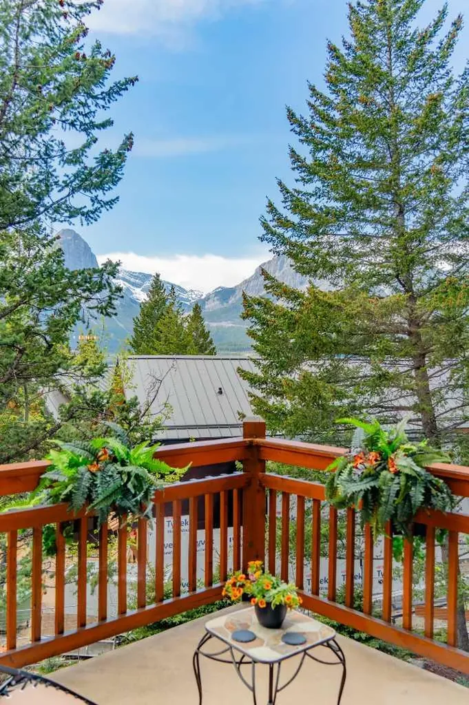 14 Blue Grouse Ridge Canmore AB T1W1L5