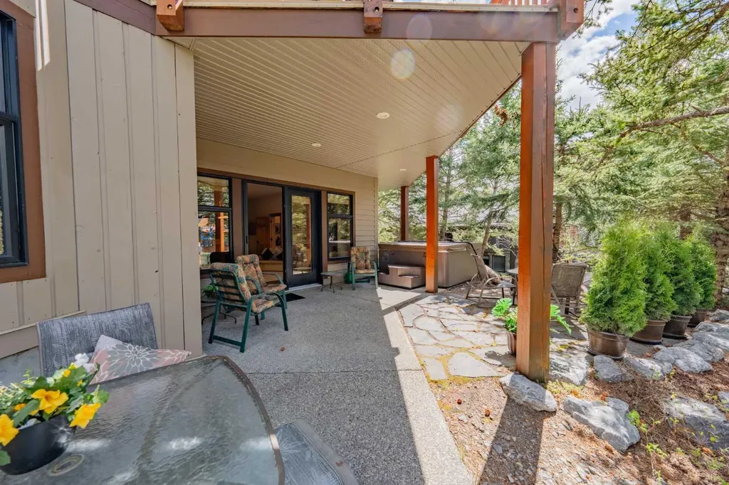 14 Blue Grouse Ridge Canmore AB T1W1L5