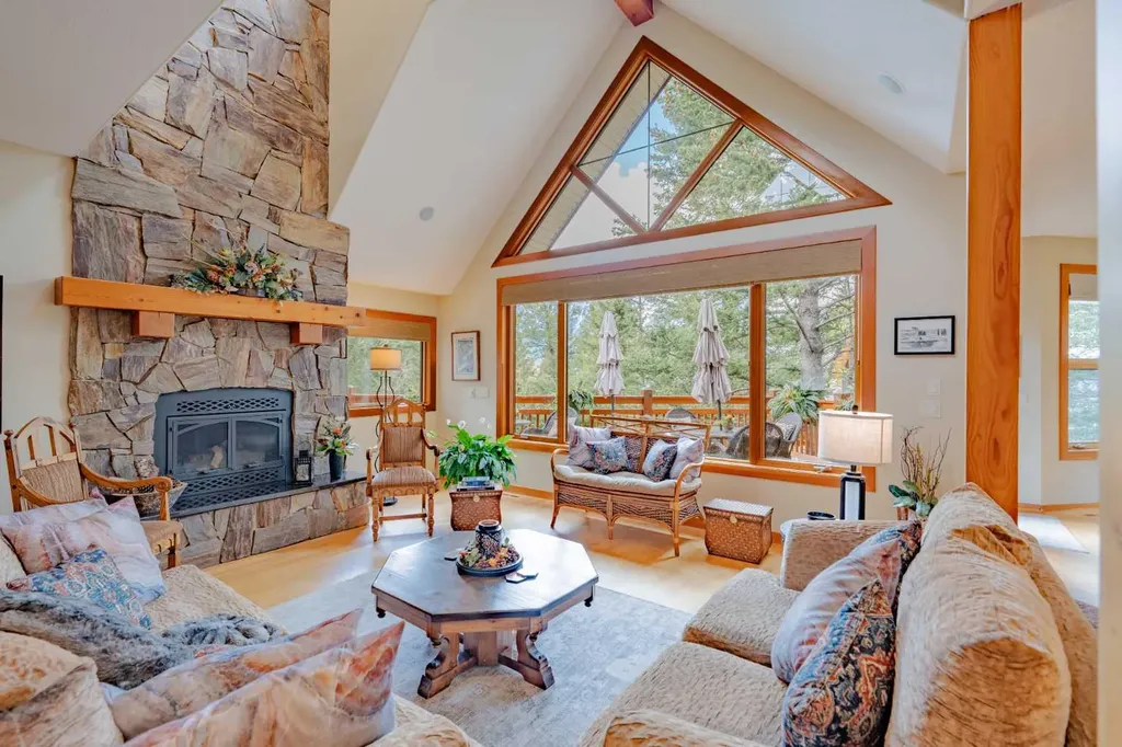 14 Blue Grouse Ridge Canmore AB T1W1L5