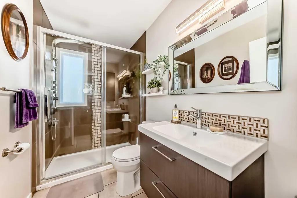 1319 104 Avenue SW Calgary AB T2W 0A7
