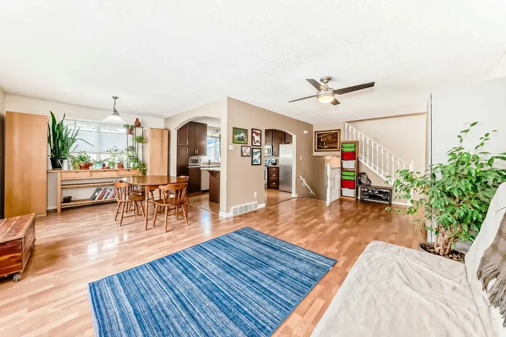 1319 104 Avenue SW Calgary AB T2W 0A7