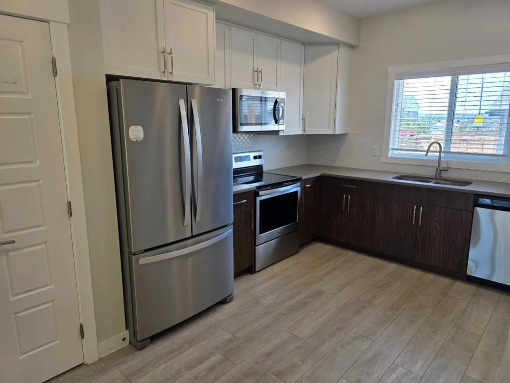 107 Lucas Boulevard NW Calgary AB T3P 1H8