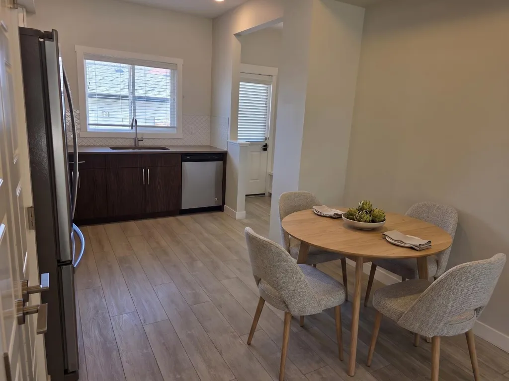 107 Lucas Boulevard NW Calgary AB T3P 1H8