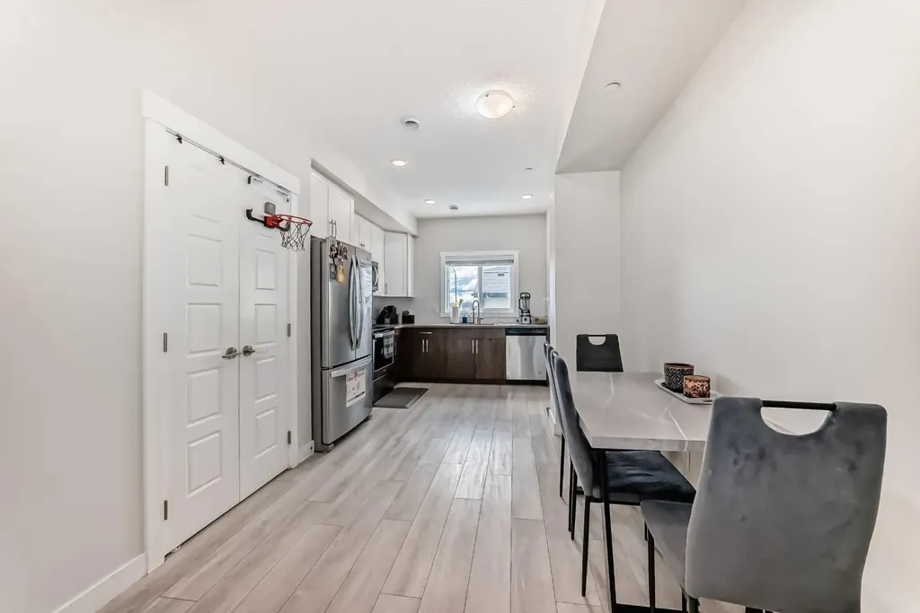 107 Lucas Boulevard NW Calgary AB T3P 1H8