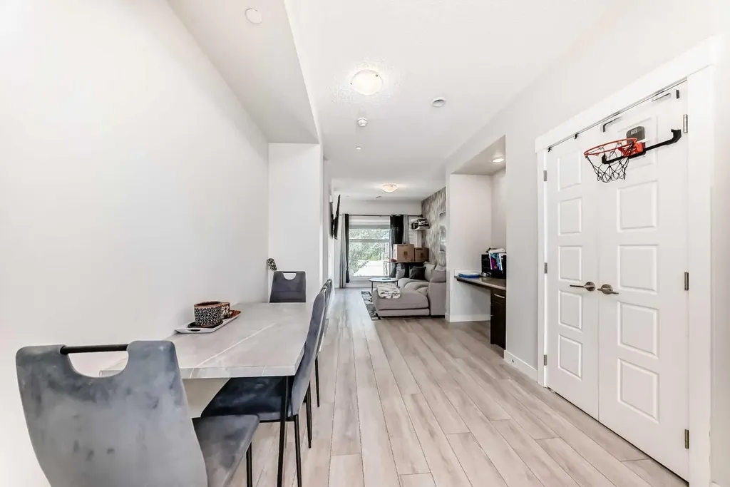 107 Lucas Boulevard NW Calgary AB T3P 1H8