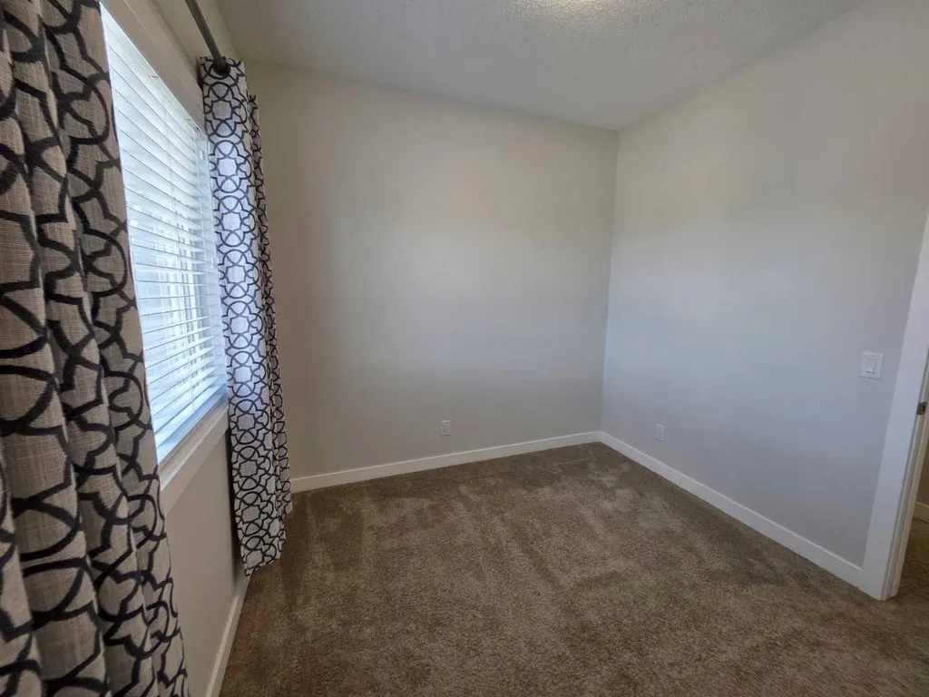 107 Lucas Boulevard NW Calgary AB T3P 1H8