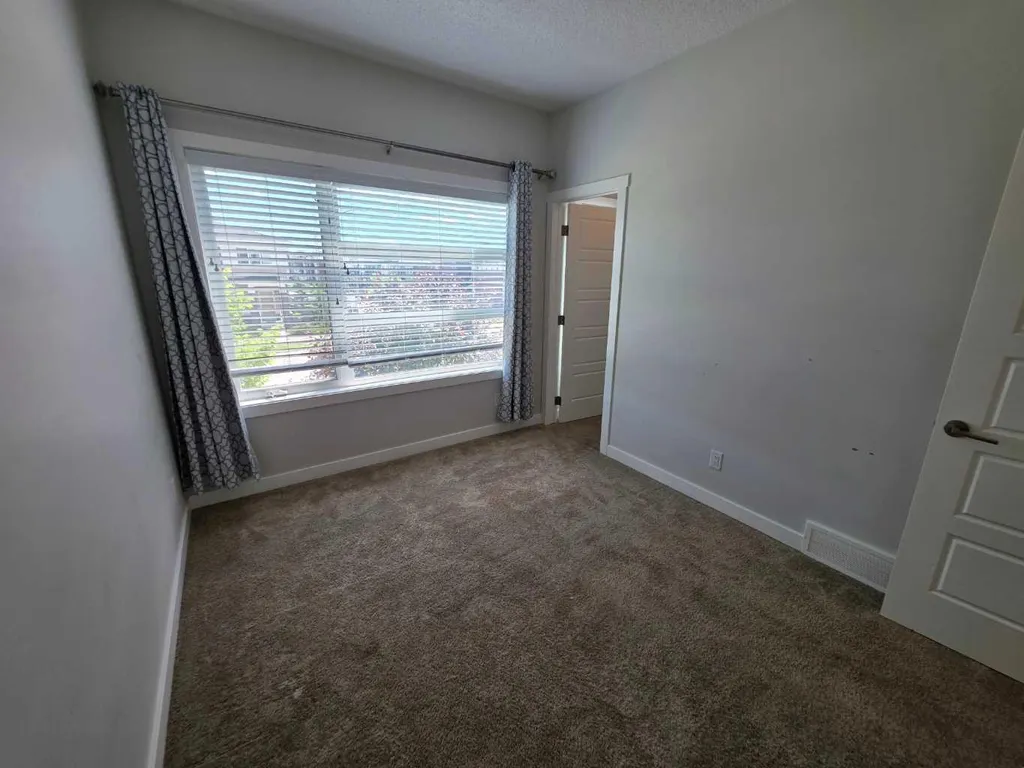 107 Lucas Boulevard NW Calgary AB T3P 1H8