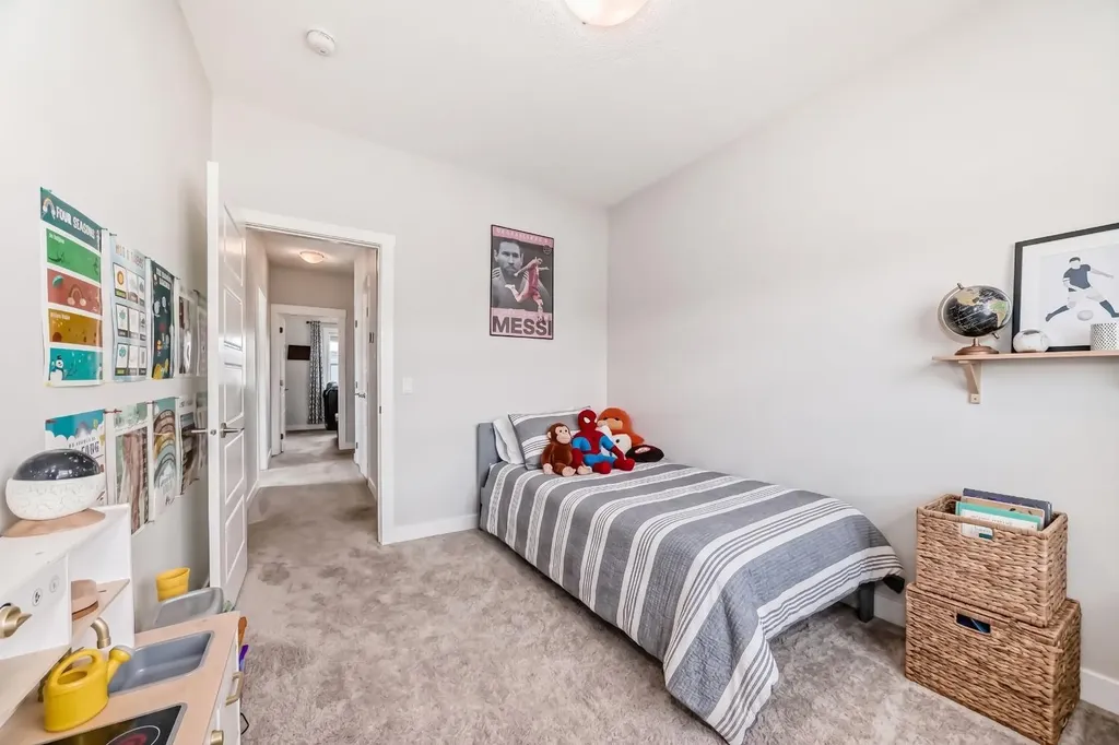 107 Lucas Boulevard NW Calgary AB T3P 1H8