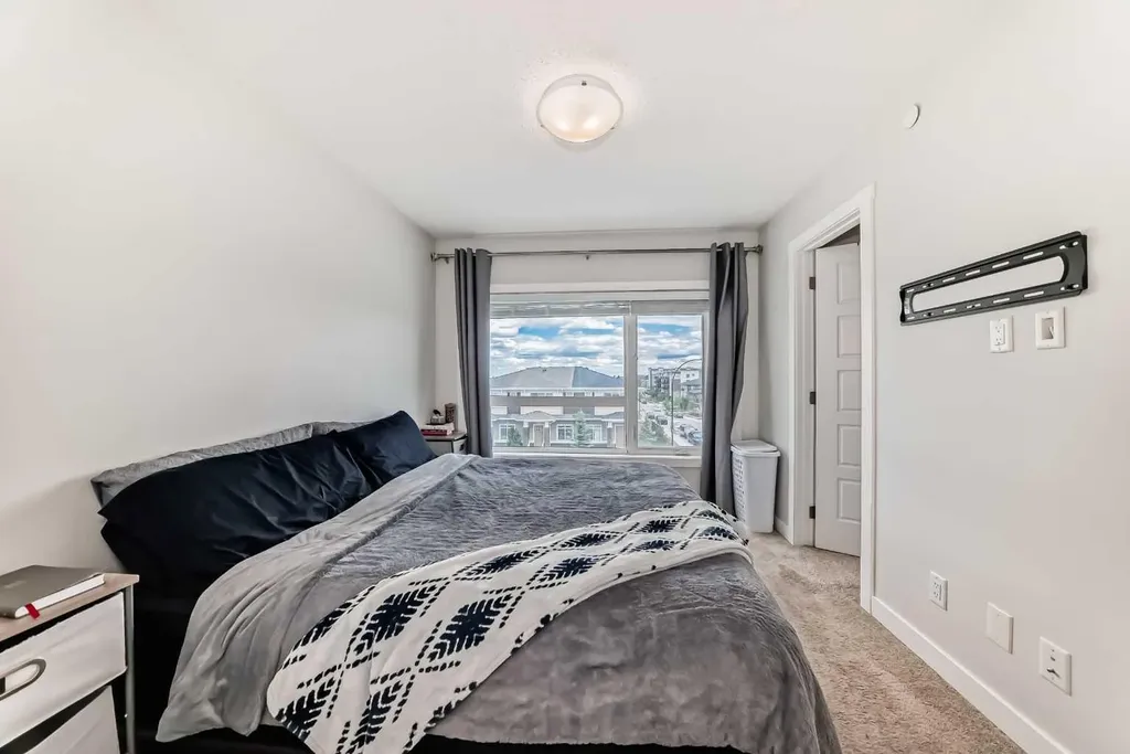 107 Lucas Boulevard NW Calgary AB T3P 1H8