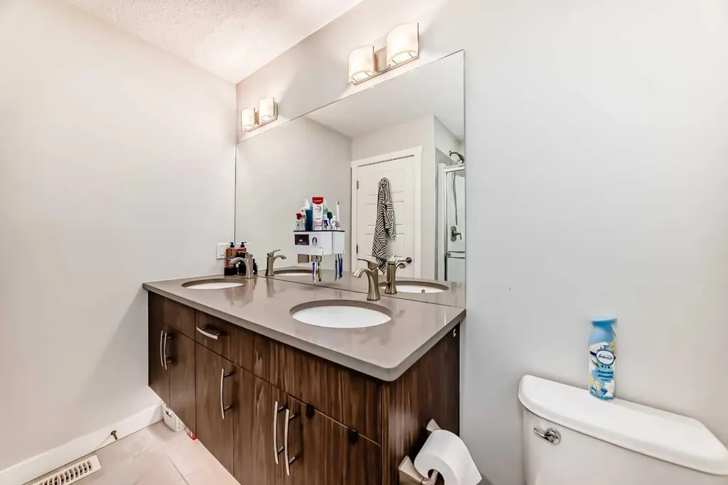 107 Lucas Boulevard NW Calgary AB T3P 1H8