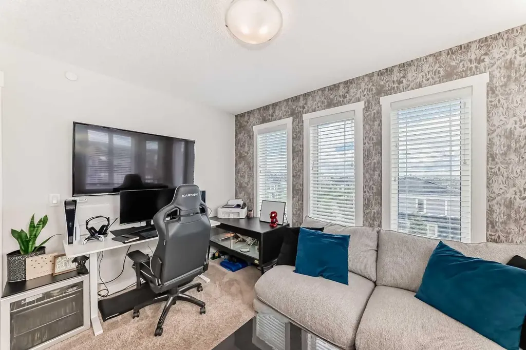 107 Lucas Boulevard NW Calgary AB T3P 1H8