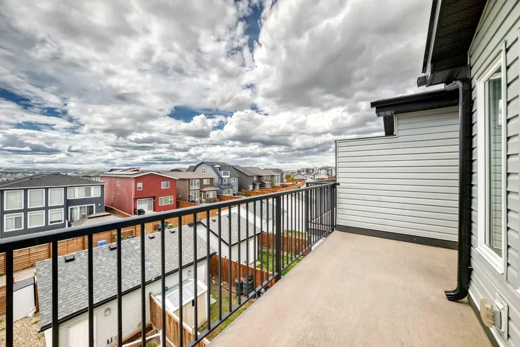 107 Lucas Boulevard NW Calgary AB T3P 1H8