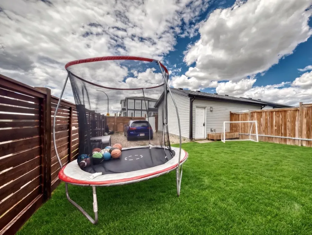 107 Lucas Boulevard NW Calgary AB T3P 1H8