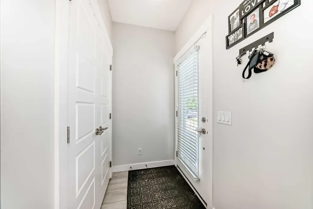 107 Lucas Boulevard NW Calgary AB T3P 1H8