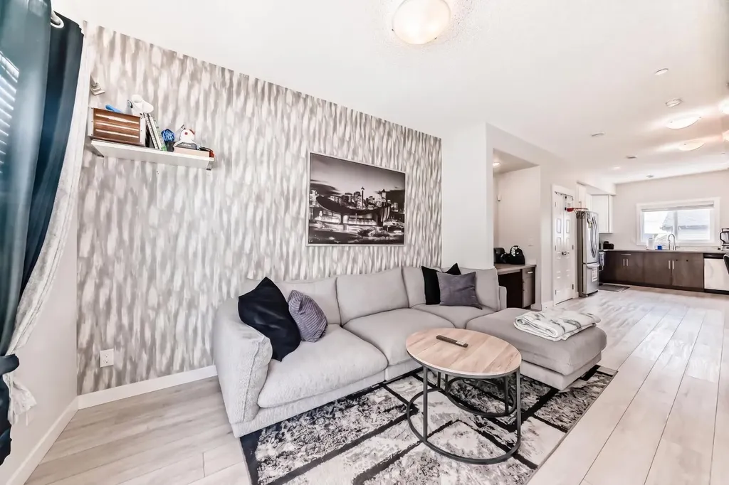 107 Lucas Boulevard NW Calgary AB T3P 1H8