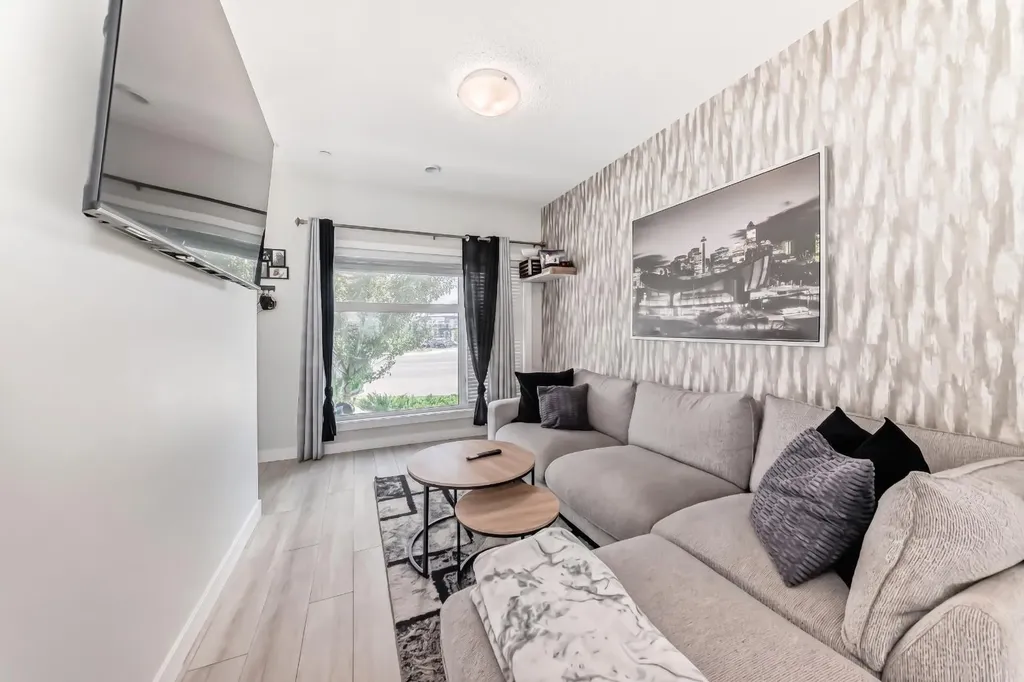 107 Lucas Boulevard NW Calgary AB T3P 1H8