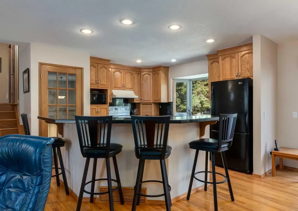 4808 Valiant Drive NW Calgary AB T3A 1X2