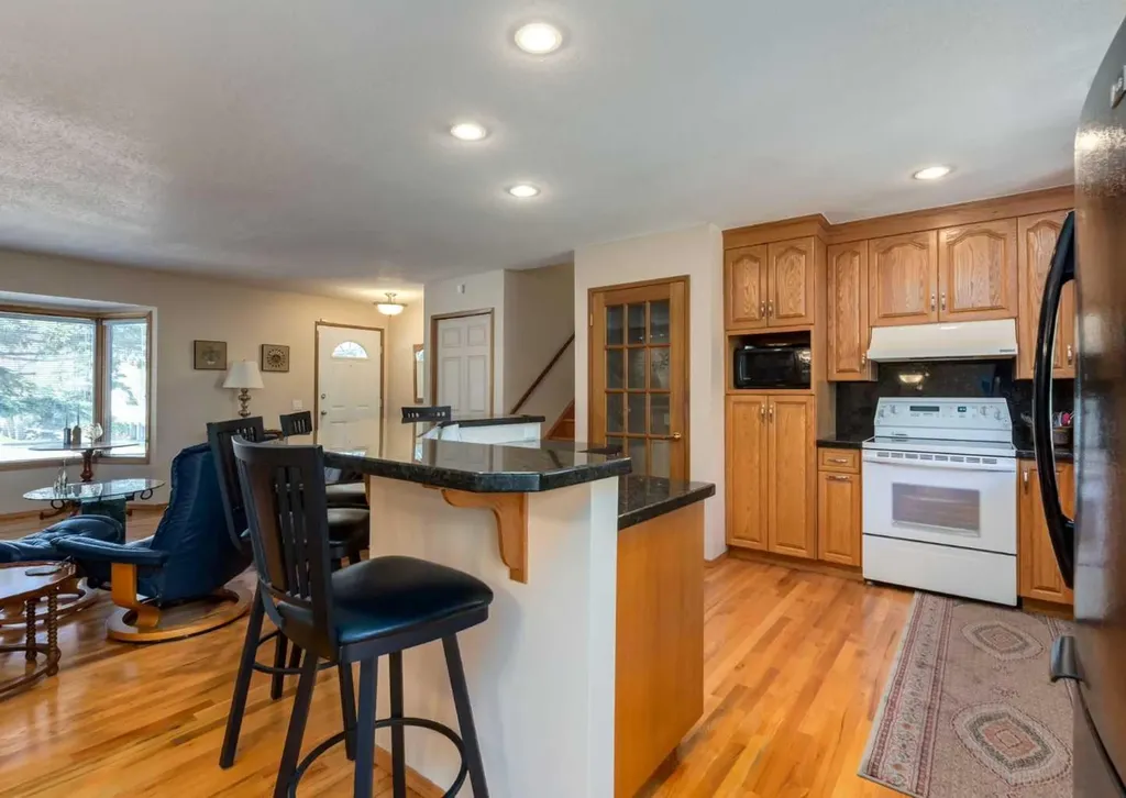 4808 Valiant Drive NW Calgary AB T3A 1X2