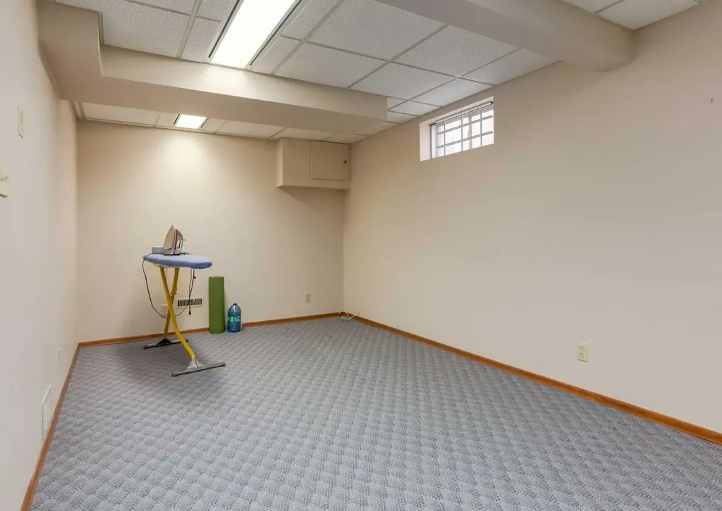 4808 Valiant Drive NW Calgary AB T3A 1X2