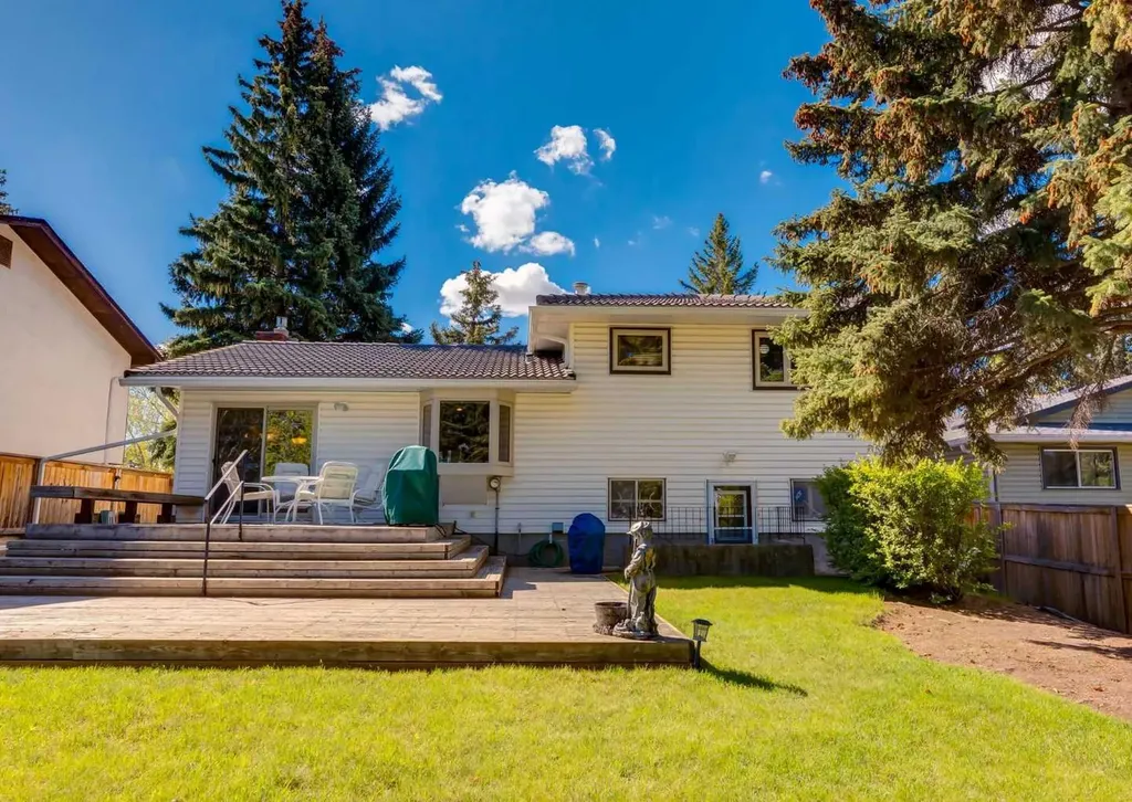 4808 Valiant Drive NW Calgary AB T3A 1X2