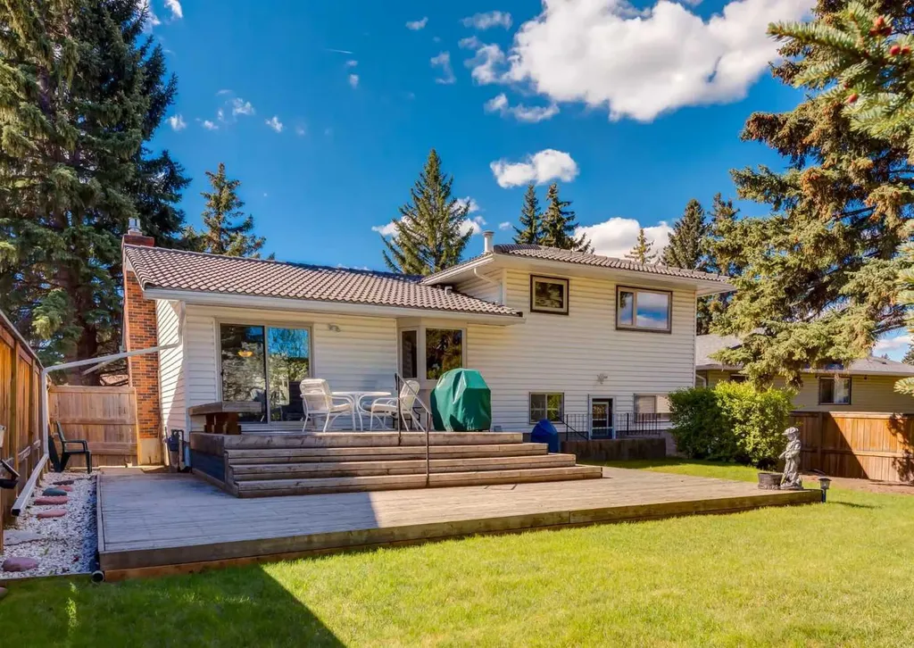 4808 Valiant Drive NW Calgary AB T3A 1X2