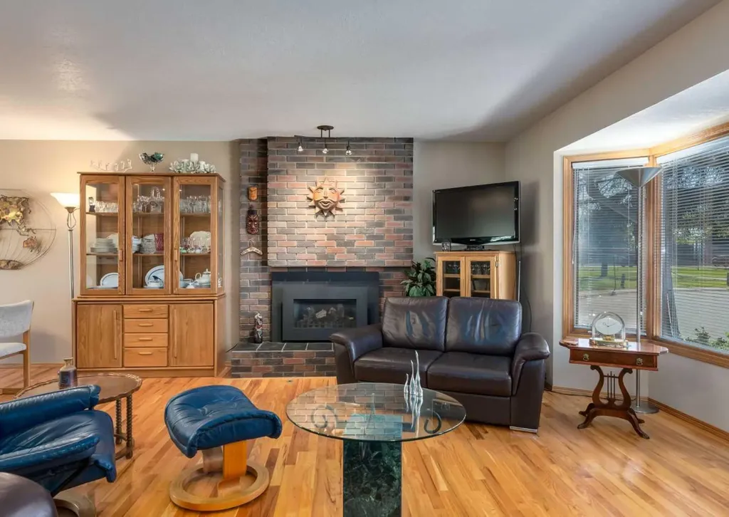 4808 Valiant Drive NW Calgary AB T3A 1X2