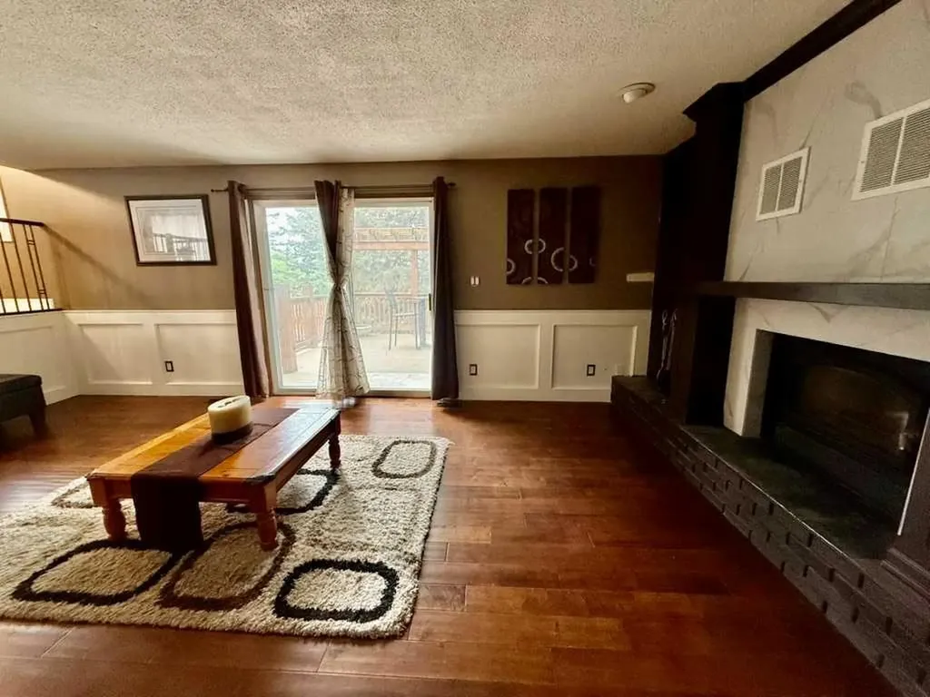 147 Seabolt Crescent Hinton AB T7V 1K4