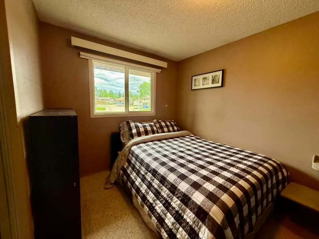 147 Seabolt Crescent Hinton AB T7V 1K4