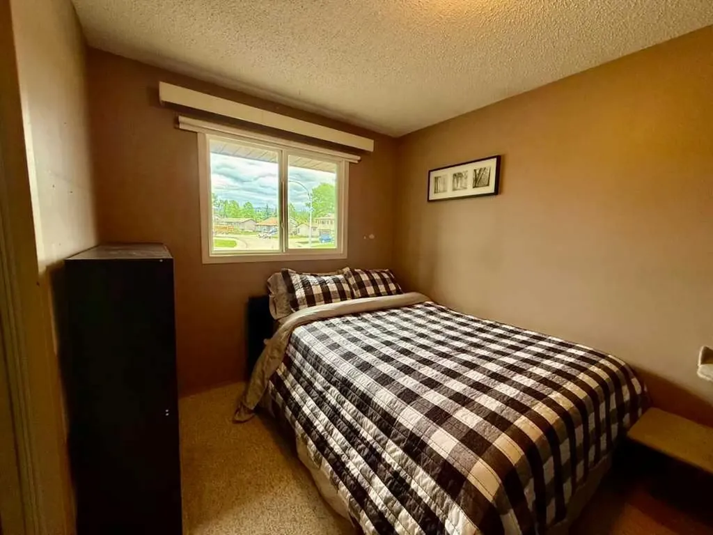 147 Seabolt Crescent Hinton AB T7V 1K4