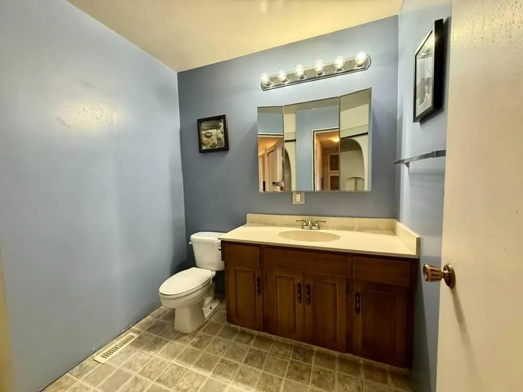 147 Seabolt Crescent Hinton AB T7V 1K4