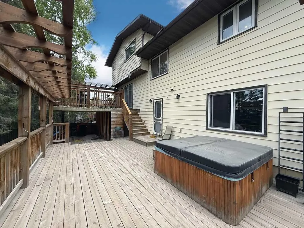 147 Seabolt Crescent Hinton AB T7V 1K4